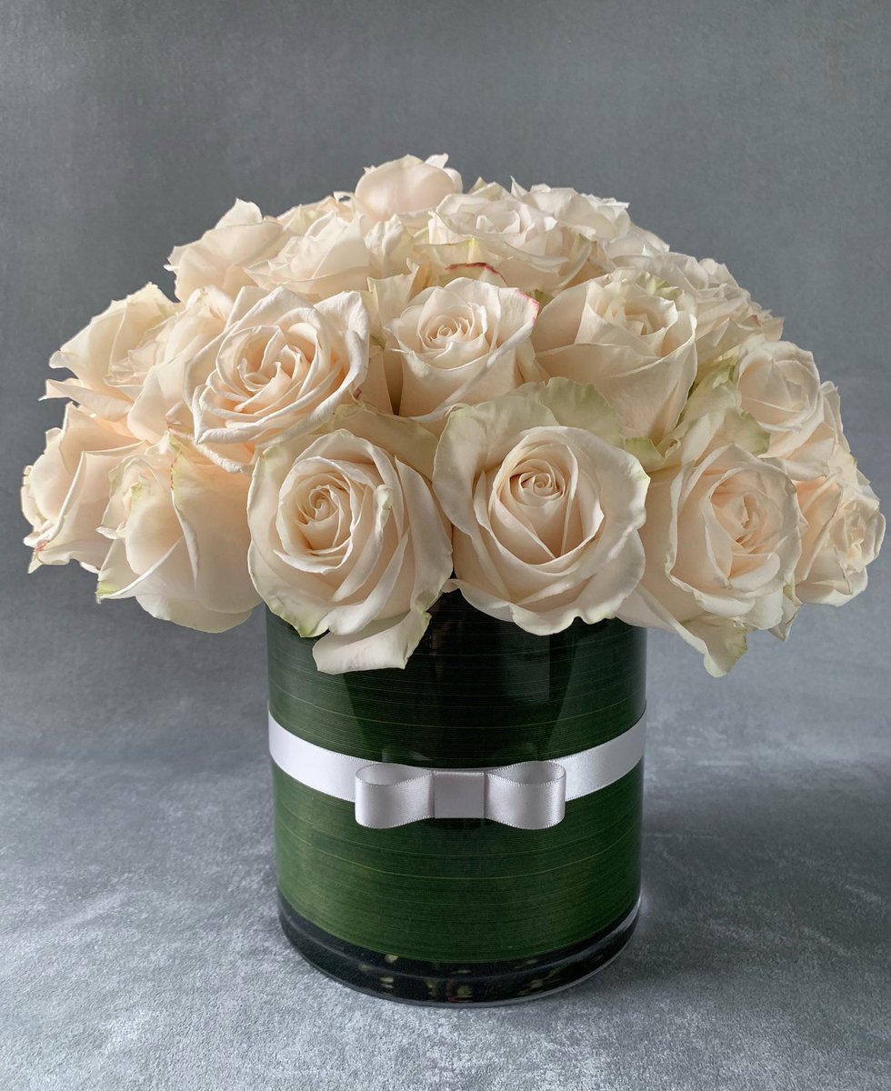 AlexanderDoux's tweet photo. Happy Valentine’s Day from our Alexander Doux family! ❤️

https://t.co/xLehjJPfgz

#alexanderdoux #atlanta #buckhead #contemporary #floraldesign #florist #flowers #gardenroses #love #myvalentine #rose #valentine #valentinesday2021 #valentinesday #valentinesdaygift #vday #vday2021 https://t.co/DauIexQum0