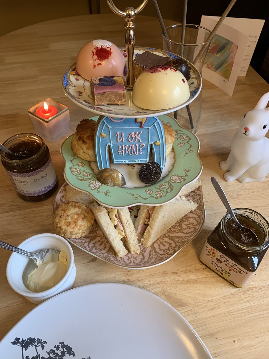 It is done 🥰 with help from @GingerBeardsP @ZarasChocolates @HoneywellBiscCo @marshmallowist @SouthvilleDeli and @BetterFoodCo An afternoon tea fuelled by locals and small businesses! A happy Valentines to everyone, regardless of relationship status ❤️❤️❤️