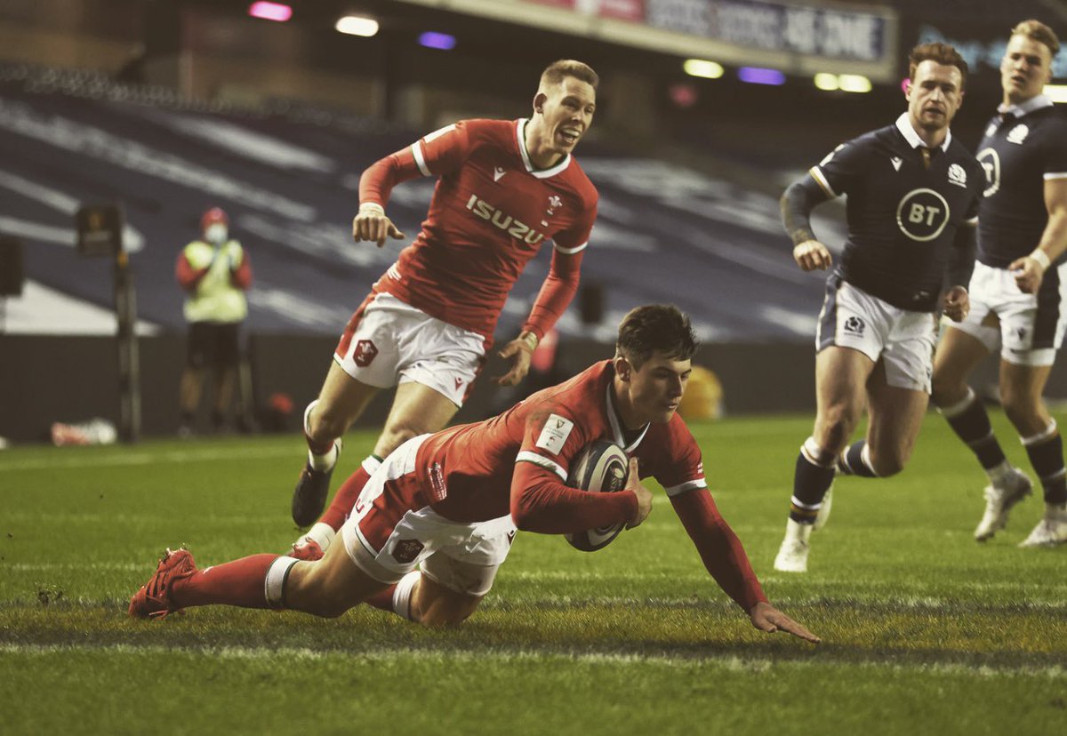 Louis Rees-Zammit ⚡️ tweet media