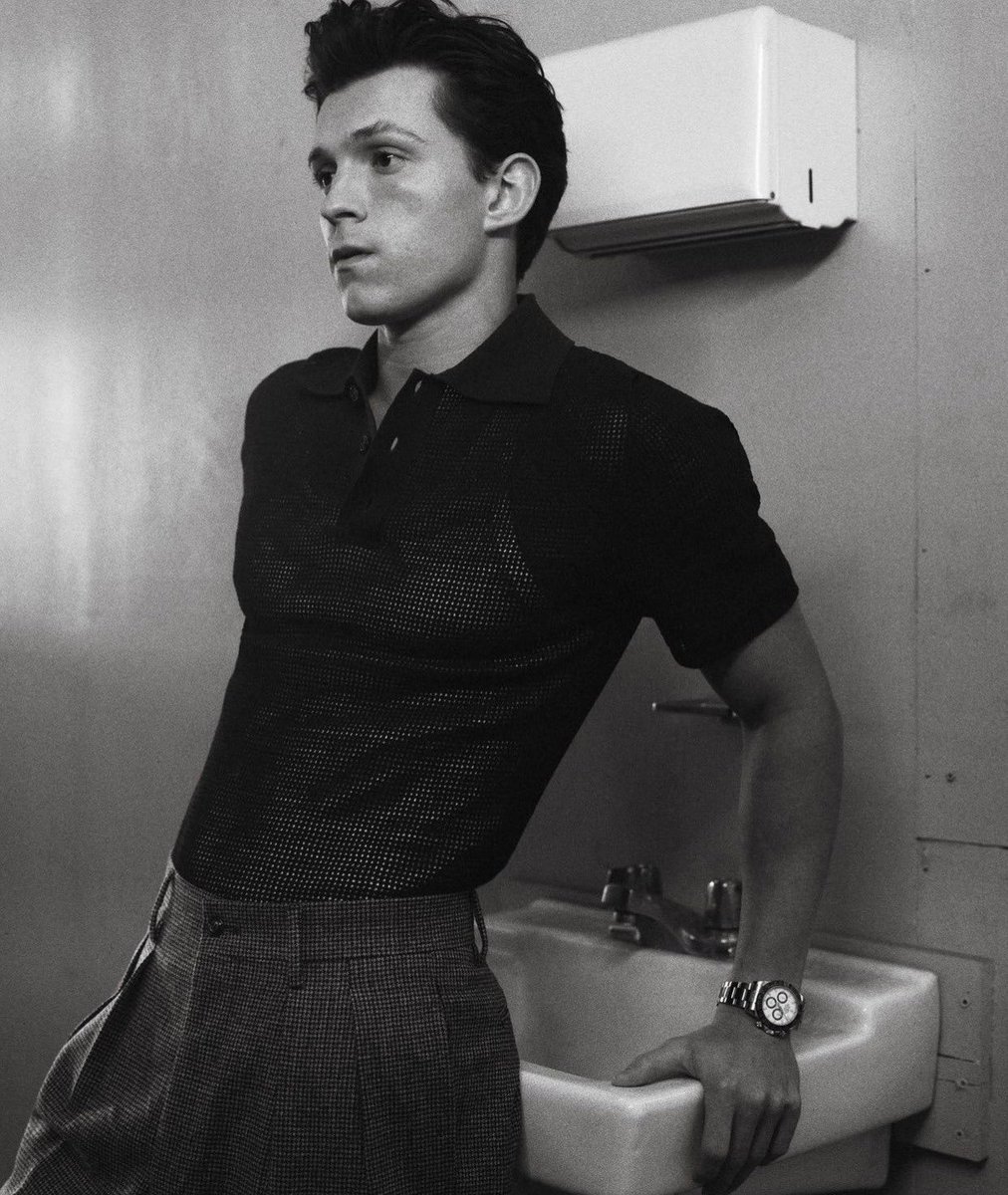 ㅤ
              𝐍𝐀𝐓𝐄 𝐍𝐄𝐖𝐂𝐎𝐌𝐁   

                            ﹀

the indomitable teen in a hard maturing process. anything available is suitable for a good fuck. cuddly inveterate. selective versatile.

                  -ˏˋ ↻  &amp;. ♡ ˎˊ-