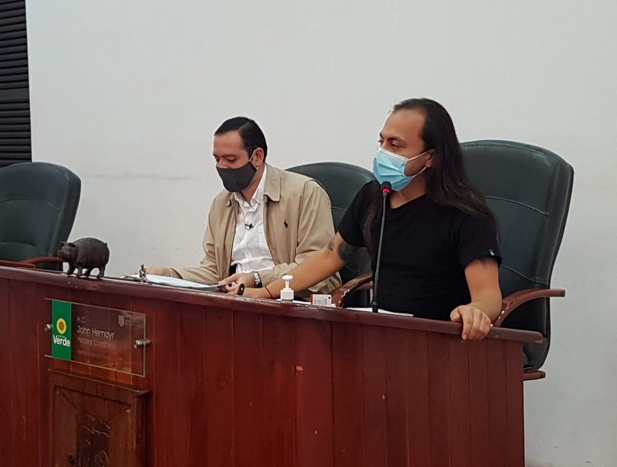 ConcejodeMzles's tweet photo. Con semipresencialidad se inicia el #primerperiodo de #sesionesextraordinarias del #ConcejoDeManizales
Pte. @Hemayr dijo que se debatirán proyectos para el beneficio de los manizaleños. Algunos serán pronto pago de predial y modificación de presupuesto. Instaló @Alcalde_Verde https://t.co/q5W35rxNa2