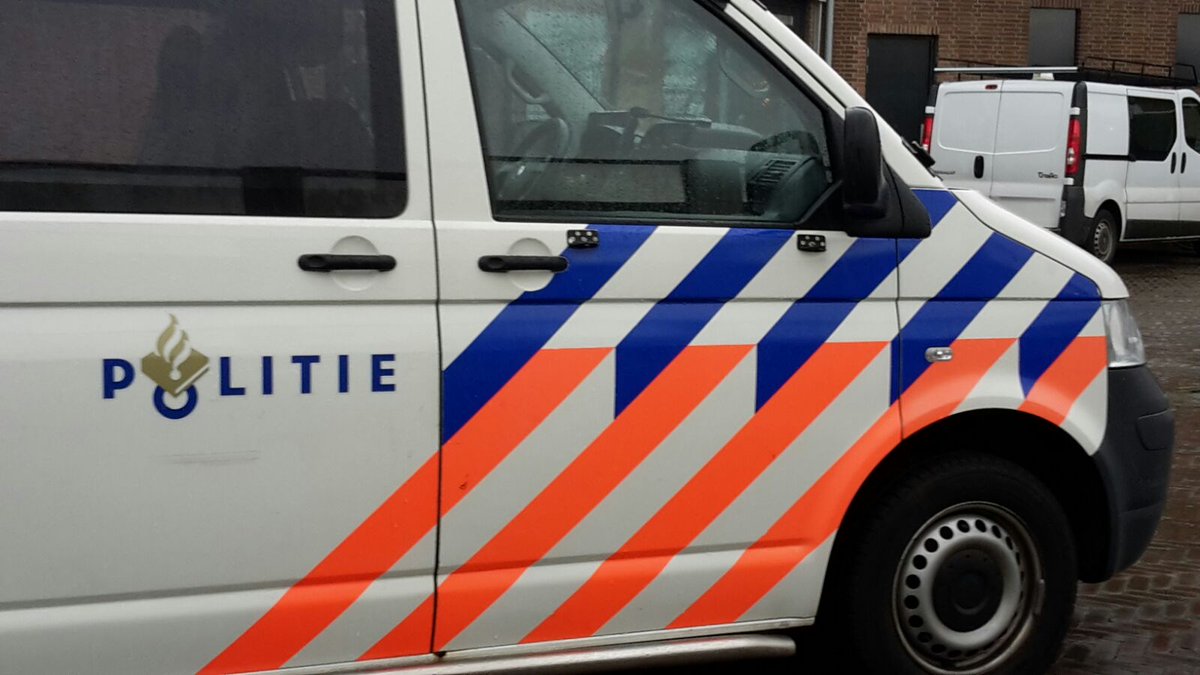 Politie beëindigt feest in schuur Wouwse Plantage..
