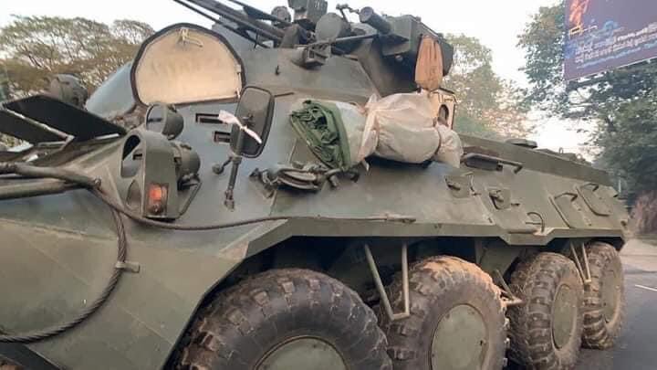 phuwai's tweet photo. Footages of tanks mobolising in Yangon at 6pm Feb 14. As citizen of Myanmar, we are really concern that military is planning to use brutal force against peaceful protester in Myanmar. 
#hearourvoiceofmyanmar
#WhatsHappeningInMyanmar
#AgainstMyanmarMilitaryCoup
#Feb14Coup https://t.co/mXCDxgimQv