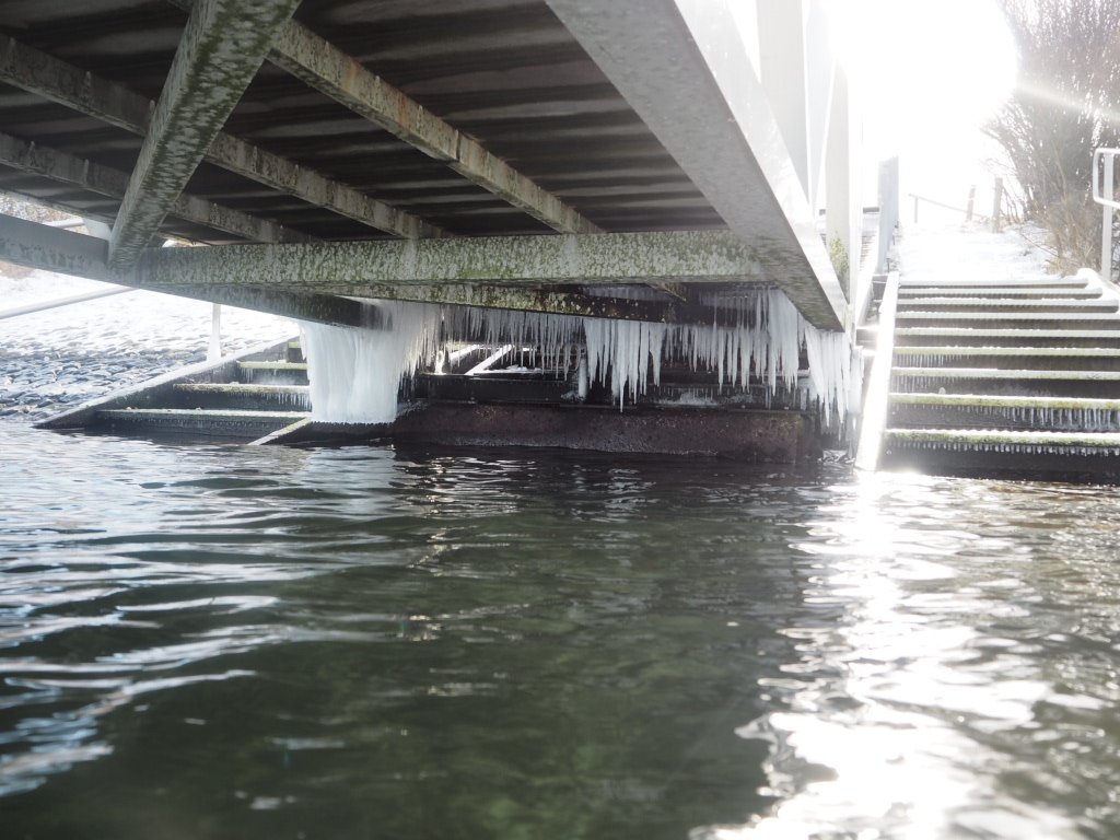 robweeda's tweet image. Onderkant duiksteiger Den Osse Kerkweg. #duikeninbeeld #duiken #oscd