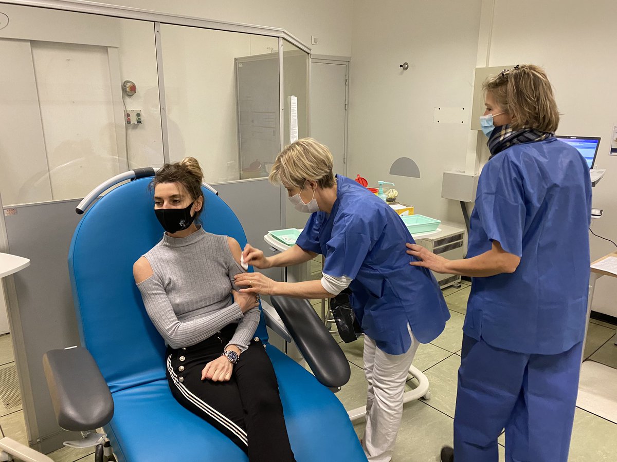 unarefssa's tweet photo. Week-end de plus de vaccination au Chu de Toulouse Purpan pour nos bénévoles au service de la collectivité. Plus de 20 chaînes fiables, formées et entraînées sont maintenant disponibles pour partir dans la région. Que ce virus quitte notre quotidien ! https://t.co/Nk2EucbXuS