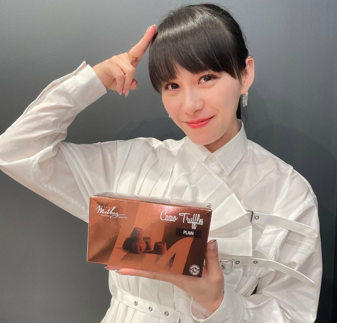 dreamfighter215's tweet photo. ㊗️あ～ちゃん誕生日おめでとうございます🎉✨😆✨🎊
コロナ禍の中、ファンの為に配信してくれてありがとう😊
あ～ちゃんのポジティブな言葉、素敵な歌声、かわいい衣装、ダンスに毎日癒され、勇気を貰ってます。
あ～ちゃんにとって健康で素敵な一年になりますように🙏
#あ～ちゃん誕生祭
#Perfume https://t.co/gny9rVJloZ