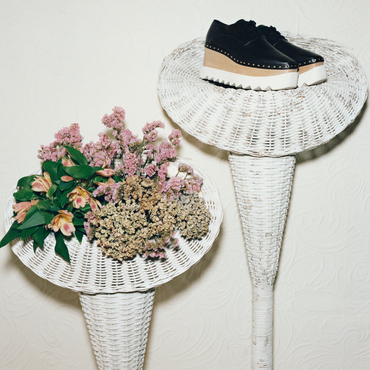 StellaMcCartney's tweet photo. Flowers are so predictable. This #ValentinesDay, say ‘I love you’ to your special someone and Mother Earth with our vegan, cruelty-free #Elyse platform shoe.
Shop our vegan gift edit: https://t.co/v0aca8r2Me
#StellaSpring21 #StellaMcCartney #StellaAtoZ https://t.co/hq28DCcruz