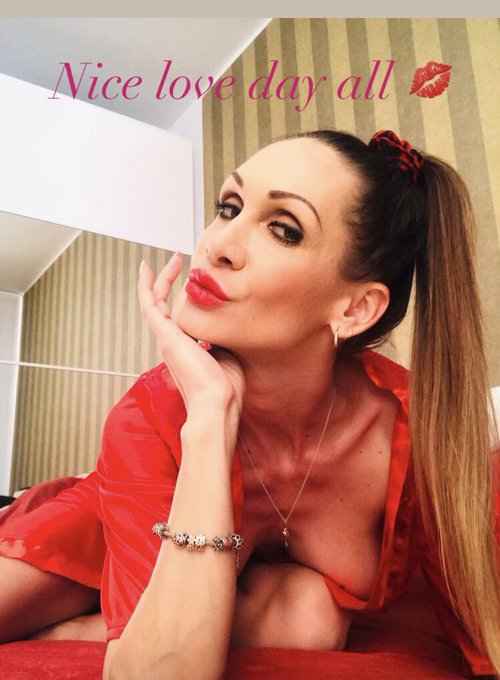 #loveday 😻#lockdown #cometoplay 🔥@CynthiaVellons 🔥https://t.co/ncsOM3Kawl😋 https://t.co/G3lLUe2mgt<a href="/tag/loveday"class="tags">#loveday</a><a href="/tag/lockdown"class="tags">#lockdown</a><a href="/tag/cometoplay"class="tags">#cometoplay</a><a class="tags" href="/tag/cynthiavellons">@cynthiavellons</a>