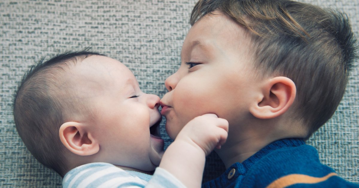 To the little Valentines who steal our hearts every ♥️single ♥️day, Happy Valentine's Day from all of us at NurturMe 💕
.
.
.
#nurturme #happyvalentinesday #valentinesday2021 #tummyfriendly #toddlersnacks #babyfood #allnaturalingredients #allergenfriendly #toddlernutrition