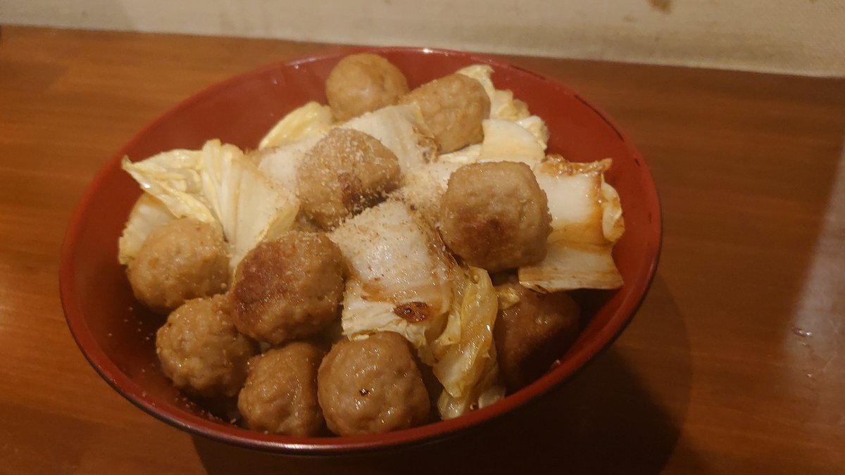 1357911abc's tweet photo. 肉団子と白菜丼 https://t.co/4aO9tRV5Tv