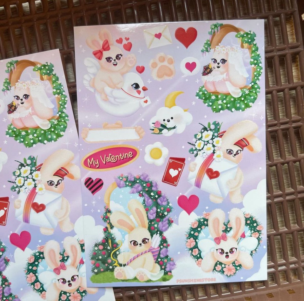 PsunshineStore's tweet photo. HVD💘🎈น้องกระต่ายมาส่งความรักแล้วค่า ฟีลเทพนิยายที่ซู้ด
💛 sticker pvc แบบglossy(เงา) 45฿/แผ่นเท่านั้น
🌿size a6/waterproof/ไดคัท/สัมผัสได้ไม่หลุดลอก
🌿45฿/ea.(3 แผ่น 120฿)
📮reg30฿/ems50฿
📲สั่งซื้อทางdm/Line:@wyc3073q
#sticker #เครื่องเขียน #รีวิวเครื่องเขียน #dek64 #dek65 https://t.co/WTTWjvPFDv
