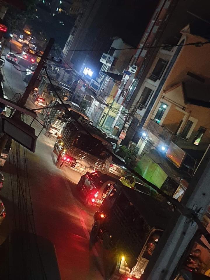 HtweHtw61461223's tweet photo. I don't know for what? 
The war or will the military fight us? 
We don't have guns.  We don't have nothing. We cannot stay together this military coup anymore. 
We're not safe.@JoeBiden 
#WhatsHappeningInMyanmar #Feb14Coup https://t.co/NrfPzOHZpI