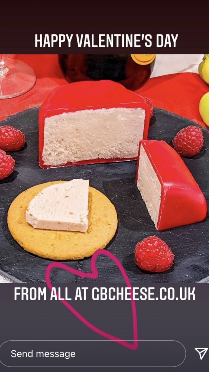 GBCheeseCo's tweet photo. Happy Valentine’s Day guys! Keep it cheesey! #prosseccoandraspberry https://t.co/tcs366vTN5
