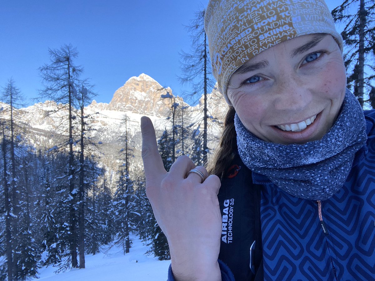 TinaMaze's tweet photo. One selfie with real Queen of Dolomites- Tofana di Rozes #reginadelledolomiti 😍😍😍 #skiing #touring #sport #nature #winter #love #st.valentino ♥️♥️♥️ #edge88 @stoeckli_1935 #adriamobile https://t.co/PLPitiD4Ge
