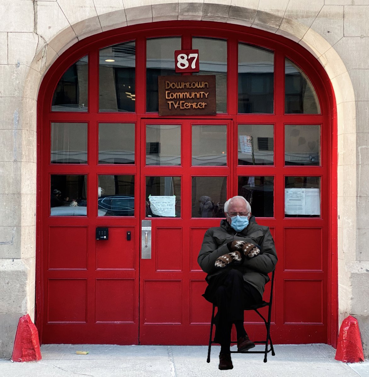 DCTVny's tweet photo. Will we ever fall out of love with this meme? Probably not.
Check out Bernie in front of our firehouse. Made by #DCTVNextGen alum Aracelie.
Happy β€οΈ Day! https://t.co/8Z6B6mzBp9