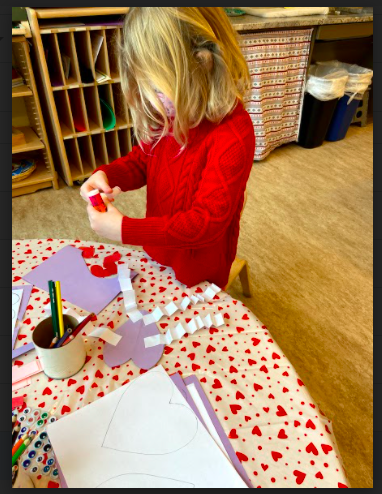 UCLS_ESH's tweet image. Happy Valentine's Day from the youngest learners at 
@uchicagolab! #ESHlab #uclskids