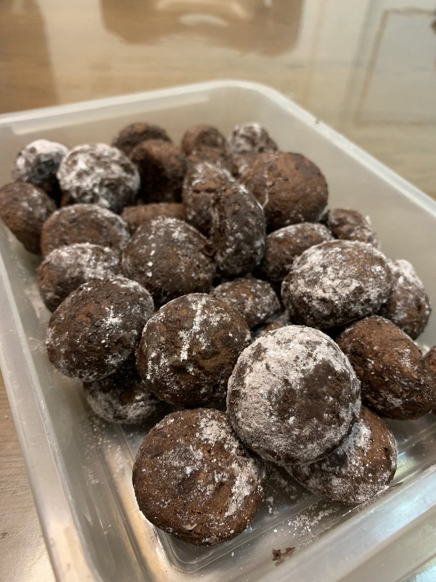 野うさぎ バレンタインだったのでココアスノーボールクッキーを作った 野うさぎ バレンタインだったのでココアスノーボールクッキーを作った