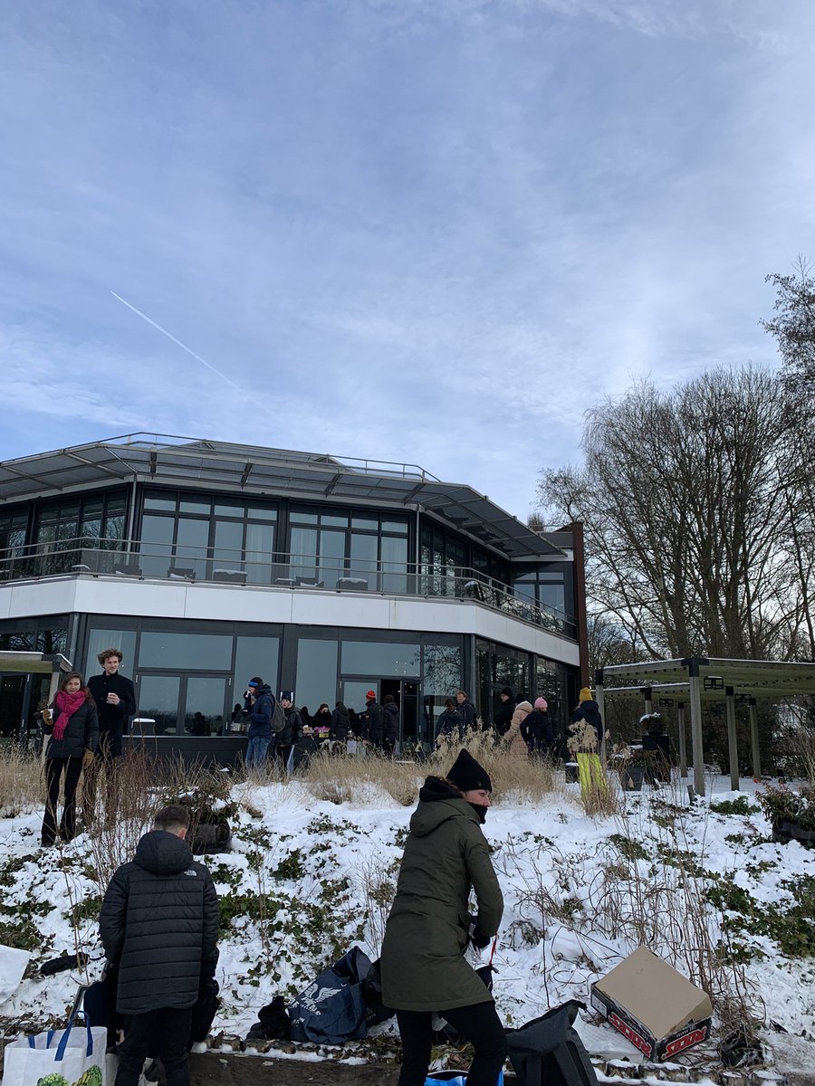 Wauw, wat een geweldig lekker gluhwein bij <a href="/aandepoel/">Aan de Poel</a> 😍