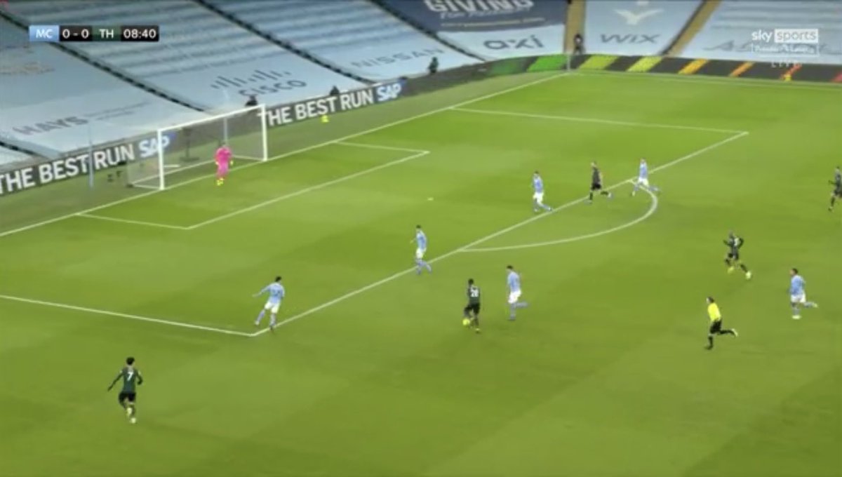 Another example came when Ndombele broke the midfield line. City’s back 4 is set and there are enough numbers back to deal with the danger 8/