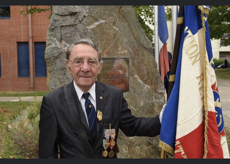 UlisLes's tweet photo. Dernièrement l’Arac des Ulis perdait son Président d’honneur et fondateur, André Fillere et son porte-drapeau, Henri Couturier. Prochainement, les modalités de l’hommage des Ulissiens à nos 2 anciens combattants, en présence de la fille d’André et de la famille d’Henri. https://t.co/NH16p9qwON