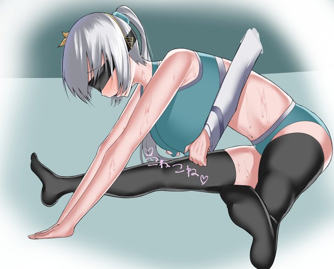 柔軟中に目隠しされて乳首こねられる皇女様 