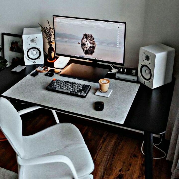 bycode__ tweet picture