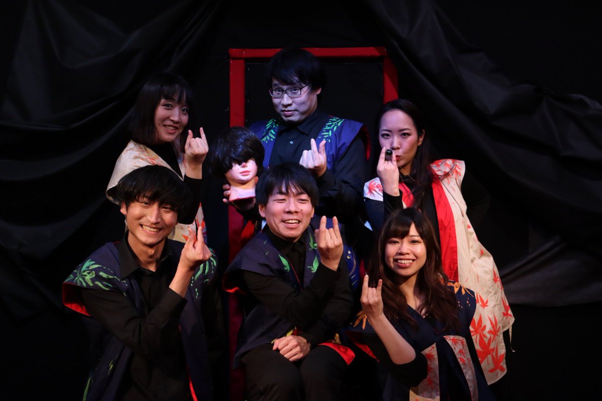 mushiwohanatu's tweet photo. \\＃蟲を解放つ 終了しました//
長らくご愛顧いただきました『蟲を解放つ。』ですが、稽古→劇場撮影→配信と全て無事に終了することができました。

幸いなことに関係者にも体調不良などの症状は出ておりません。今後ともそれぞれの活躍を、どうかあたたかく見守り下さい。

ありがとうございました。 https://t.co/C8MpI2F2NA