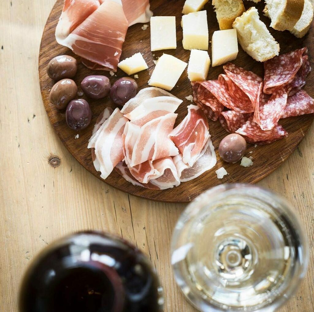 HAPPY VALENTINE’S DAY. 🌹🥰 Hope you take today to celebrate all the loving relationships in your life!

I opted out of chocolate for cheese and wine. 🍷 Anyone relate? Because charcuterie boards and a full-bodied Cabernet are the way to my heart ❤️ 
If… instagr.am/p/CLRyXMGsiWp/