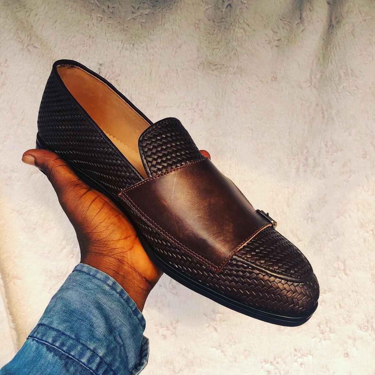 KollectionRev's tweet photo. REV kollection #OccupyLekkiTollGate #EndBadGovernanceInNigeria #FreeTheProtesters #wear #design #Shoes #shoeaddict https://t.co/xfNGM84w2X