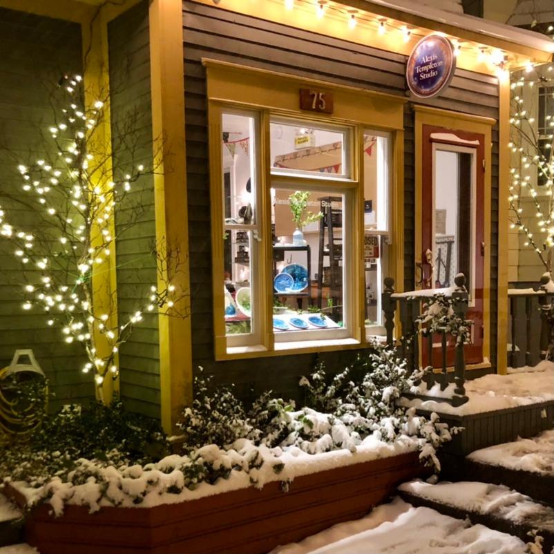 AlexisStudio's tweet photo. Happy Valentine's Day! We are here for curb-side pickup today ? Should you need chocolate!! Click the Constant Contact Link for details! https://t.co/QiAqM6Kec9 https://t.co/zrO9PD7IxI