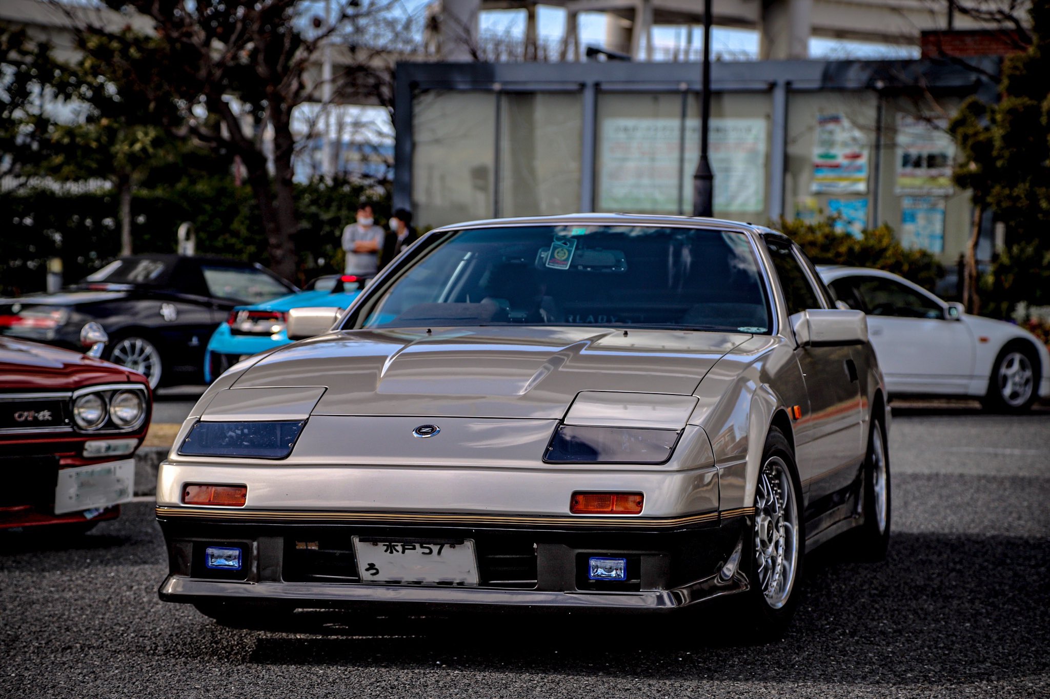19bmw5i 19 日産フェアレディz 0zg 50thアニバーサリー仕様 Z31 このカラーリングは北米専売の300zxアニバーサリーかと思いきや5ナンバー よく見ると日本仕様の0z系 Vget搭載 をベースにモディファイされた個体でした T Co