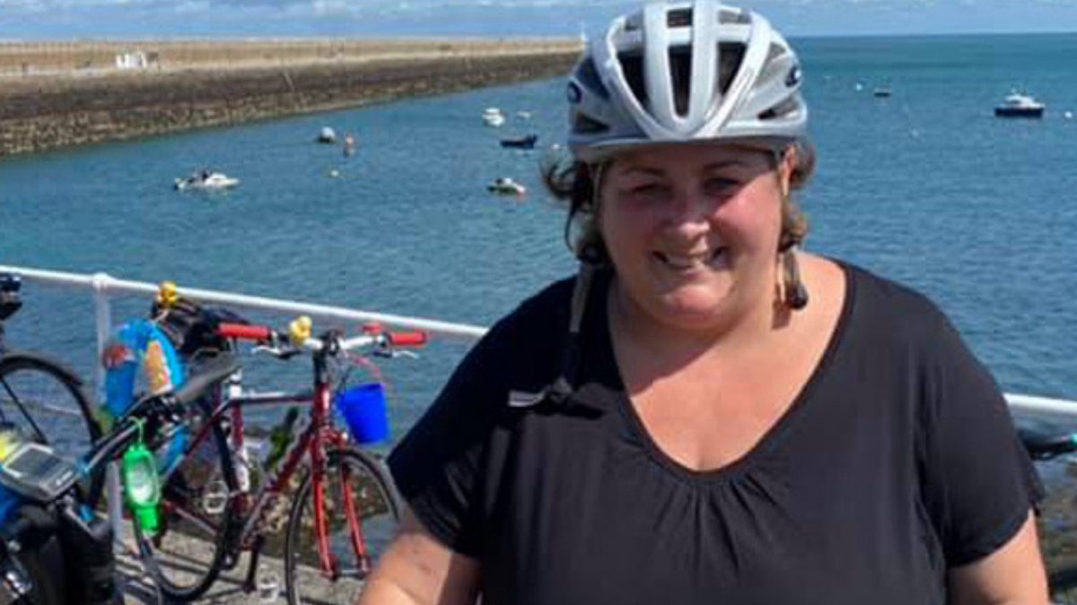JerseySport's tweet photo. "Let’s face it, I’m not your stereotypically shaped cyclist and this body was not made for Lycra!" - Read Claire's inspiring story about her adventure into cycling with the HSBC Breeze Jersey group: https://t.co/UMj5YwkuOd #WinningThisWinter #MoveMoreJersey #FeelGoodFebruary❤️ https://t.co/jP68EJimMs