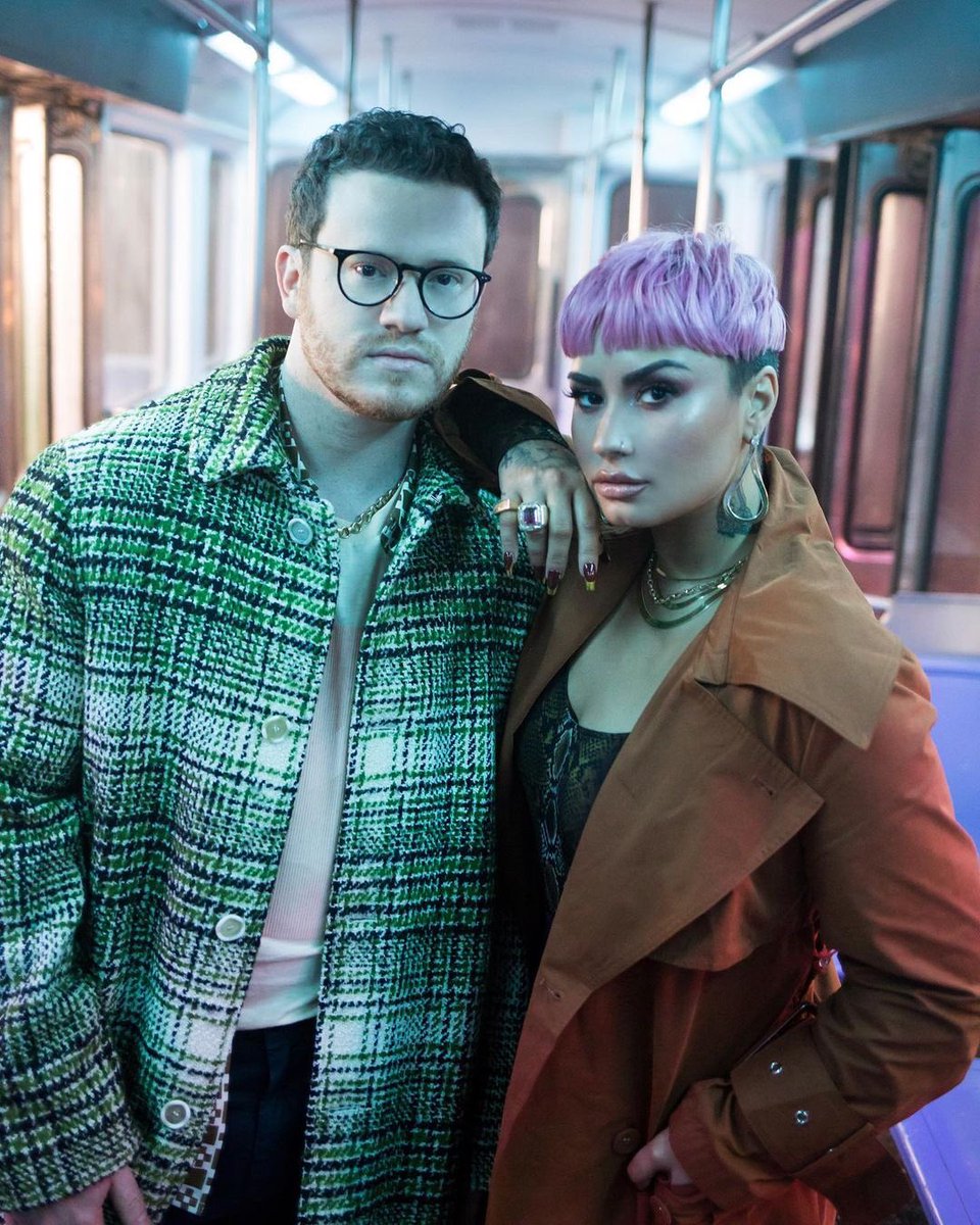 demilovatobr's tweet photo. O link para a estreia do videoclipe de “What Other People Say”, que será lançado na terça-feira, já está disponível. Entrem, ativem o lembrete e já deixem o like de vocês.

📹 https://t.co/rQZS6U7hca https://t.co/32xPPrsnL0