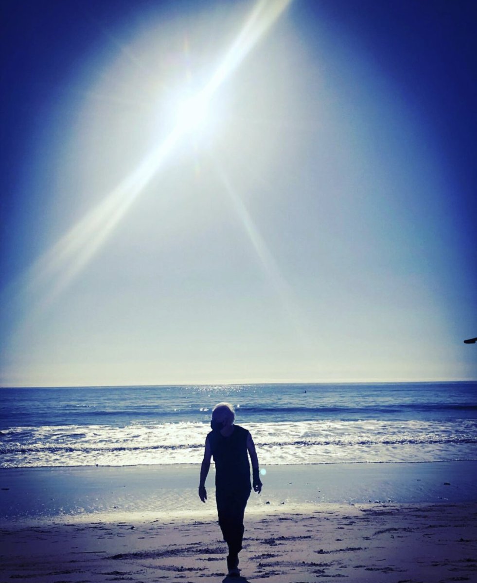 I address all of you who are alone. You are the longest relationship you’re ever going to have! To love oneself is the hardest and most rewarding love of all. Self-love creates a spiritual love that can manifest in a personal relationship with both a partner and the universe! 💕