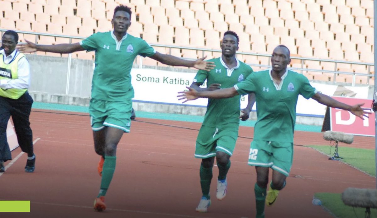 imfuraluc01's tweet photo. I remember listening to this song in 2015 #CECAFA #KagameCup in Dar. K’ogalo of @MedieKagere &amp; @OgadaOlunga ... #Nizigiyimana , #Abuba , @aucho_khalid08 ,..... Fell in love with this song in the first few seconds of listening to it. @bonfaceosano Goooormahiaaaaa! #Memories 😂🥺😢 https://t.co/XxZeP67t0J