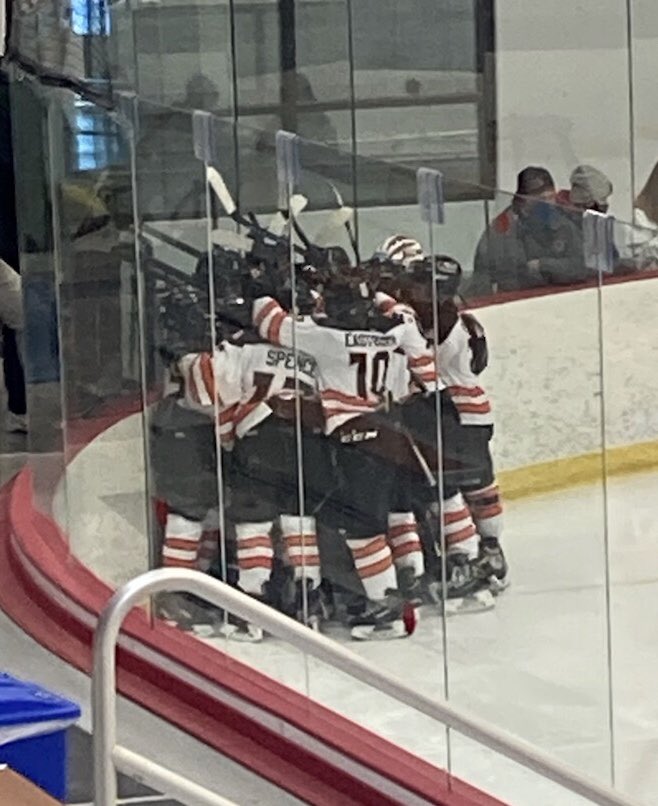 WSquirta's tweet photo. Hard fought battle with the Ponies ends in a tie.
🐻 3
@stillysquirta 3

Butters 🚨
Spence 🚨
Jensen 🚨
Voeller 🍏
Eastburn 🍏
Peltier 🍏
Connors 🍏

#FERDA | @YouthHockeyHub | @wblhockey https://t.co/BLedMoyOMj
