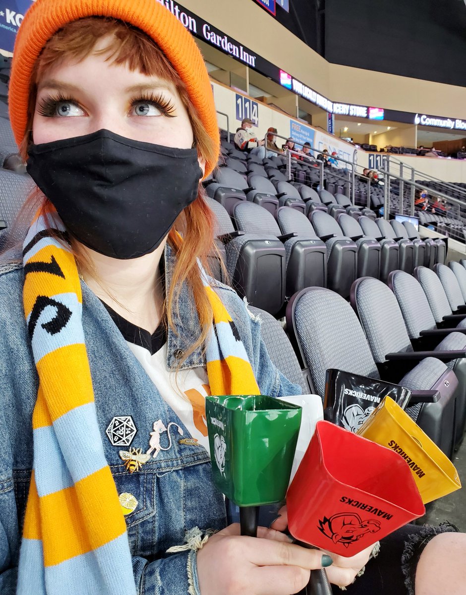 cassieflora's tweet photo. More Cowbell! #SayCheeze https://t.co/ycOJuuU2L7