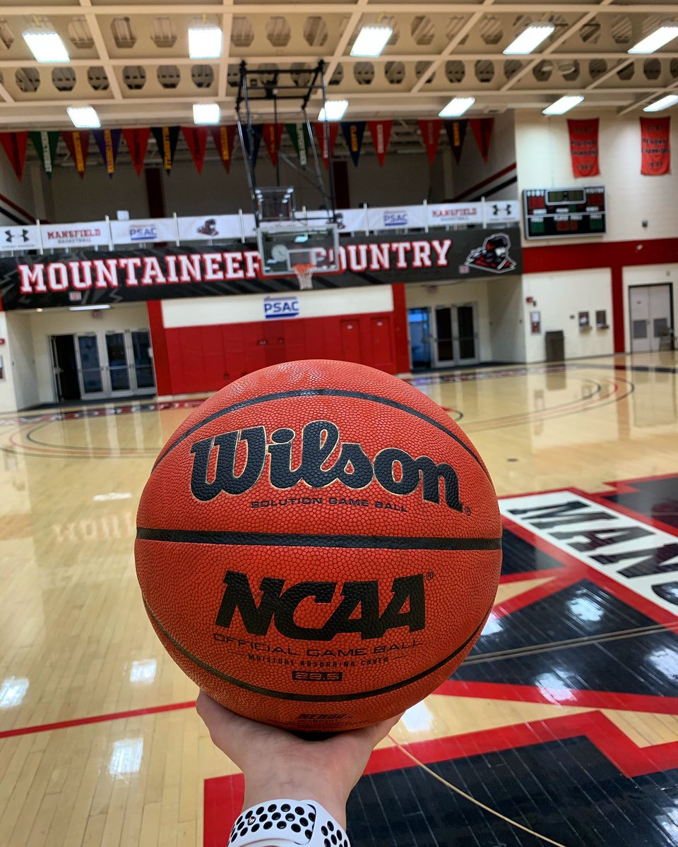 MansfieldWBB's tweet photo. Happy Valentine’s Day, bae❣️ We MISS you🏀🥺 #ballislife https://t.co/sR2YqMKM45