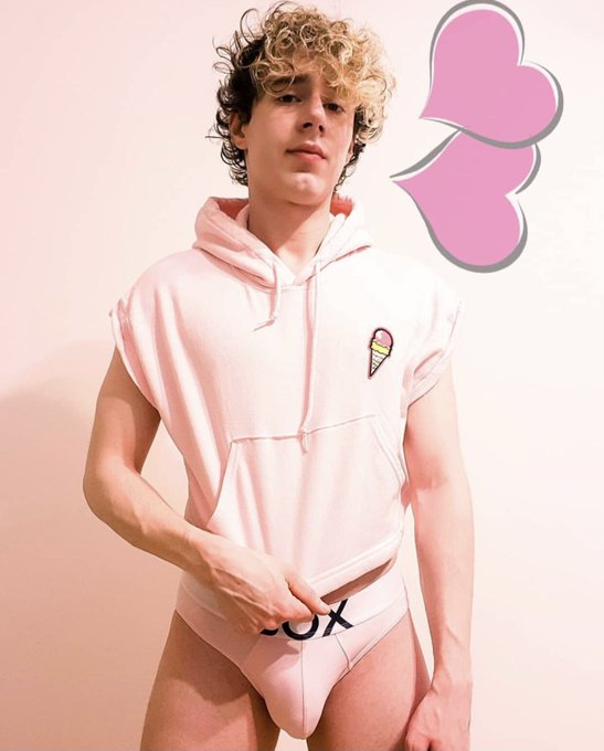 1 pic. Call me ice cream, lookin good enough to eat ???? @ProcrastinautDE #icecream #blackpink #lickit