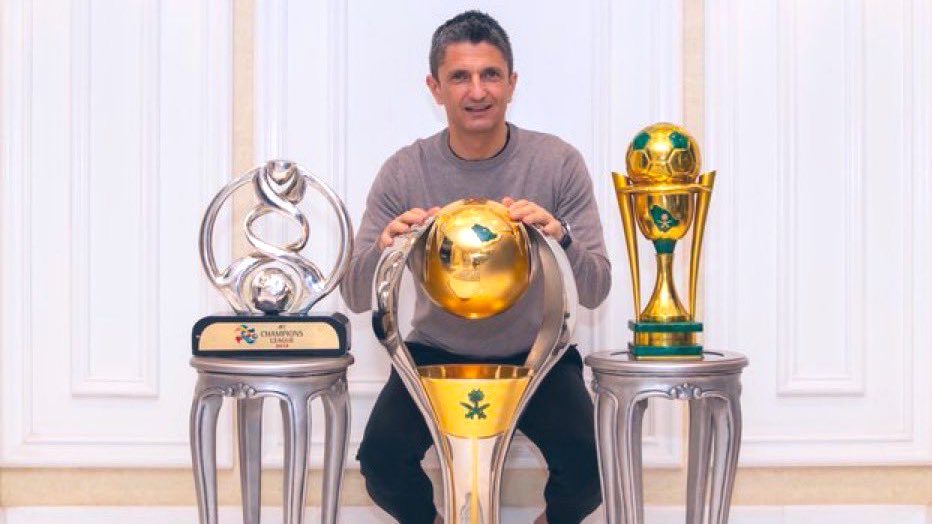 s_m_zhd's tweet image. شكراً رازفان لوشيسكو
حققت انجازات لايمكن ان ننساها
نتمنى لك كل التوفيق 🙏🏼💙