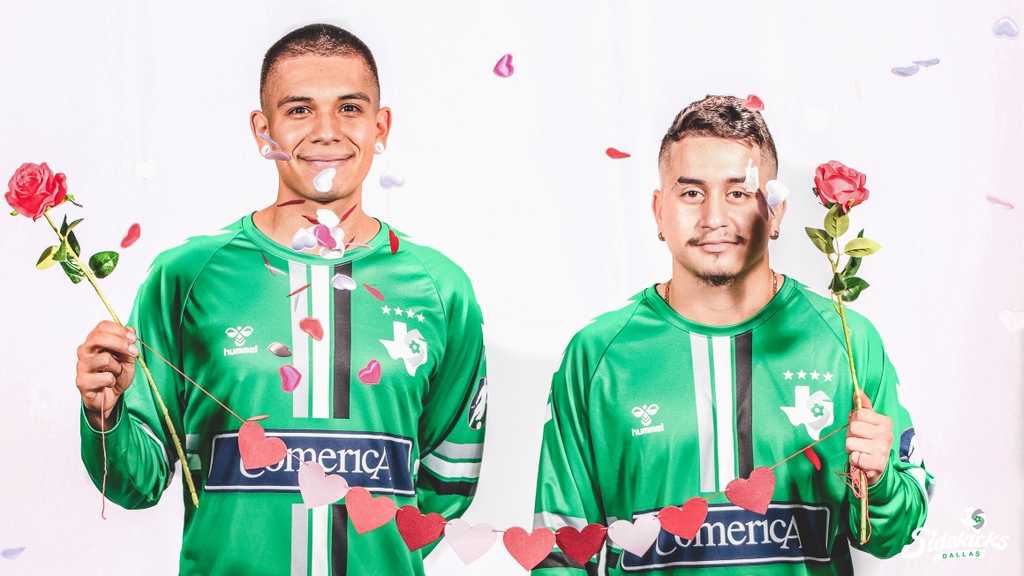 gosidekicks's tweet photo. pls be our valentine 🥰🌹 https://t.co/8gJciIwSWL
