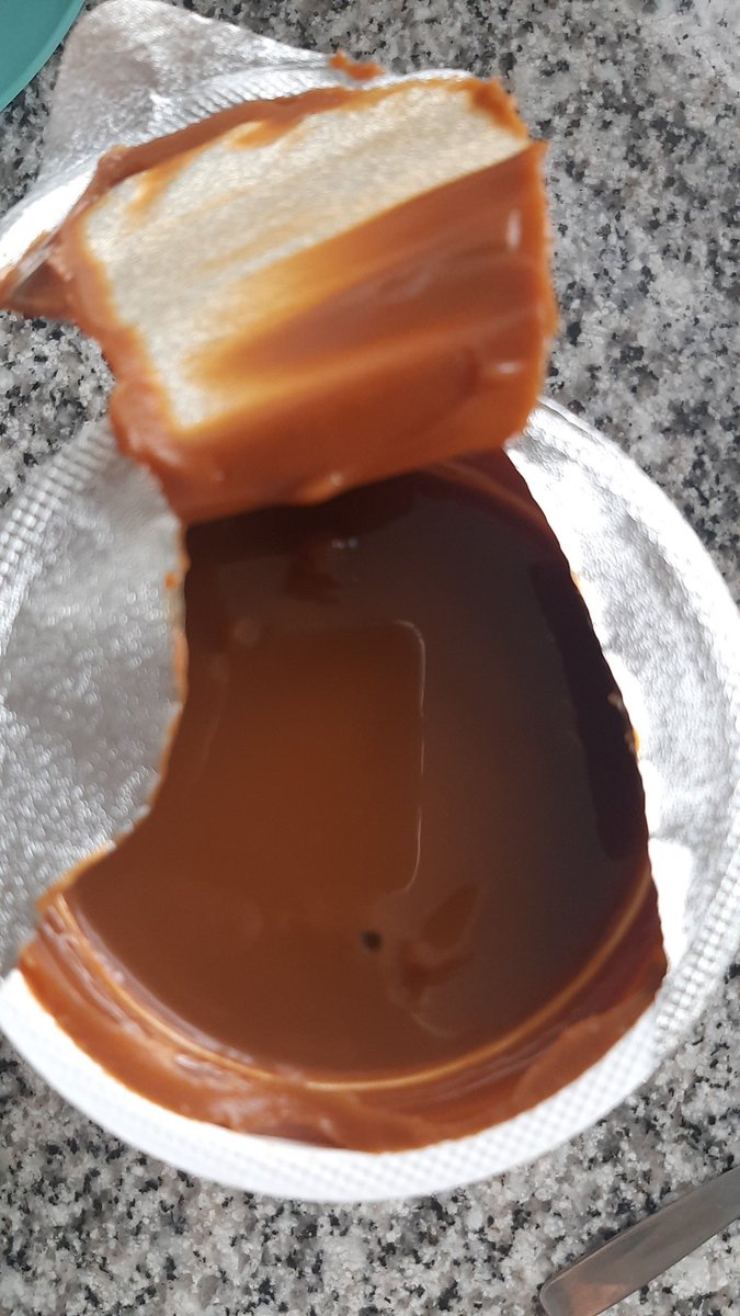 ChicRedApple's tweet photo. @laserenisima hola! Abri el ddl repostero y tiene ese punto negro esta bien p consumirlo?? https://t.co/MayQ5AFcRb