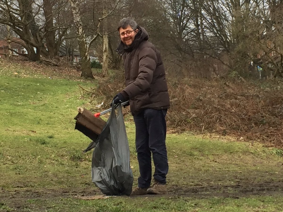 TimmoGoodall's tweet photo. I’ve been out litter picking in Headingley and Hyde Park ward and look forward to relaunching our @headingleygreen group litter picks when it is safe to do so. Is there an area of the ward you’d like us to cover? Do you recognise the location in the photo? https://t.co/7hnqgeWZxu