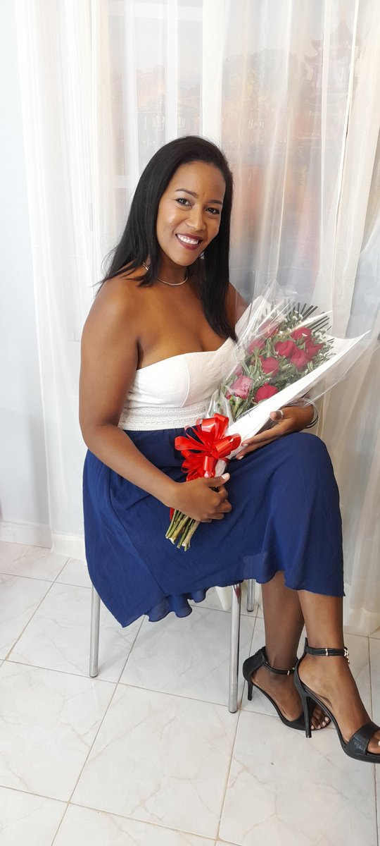 Jessiaclark29's tweet photo. Gracias por las rosas A.Amato #ValentinesDay https://t.co/KSSczLpvZb