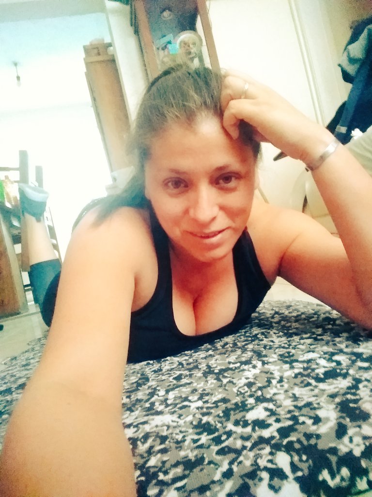 WeritaBuena's tweet photo. Empezando bien el día.. 💪💪 #modofitnes #agotada #SiSePuede #HappySunday https://t.co/971tZzGQeX