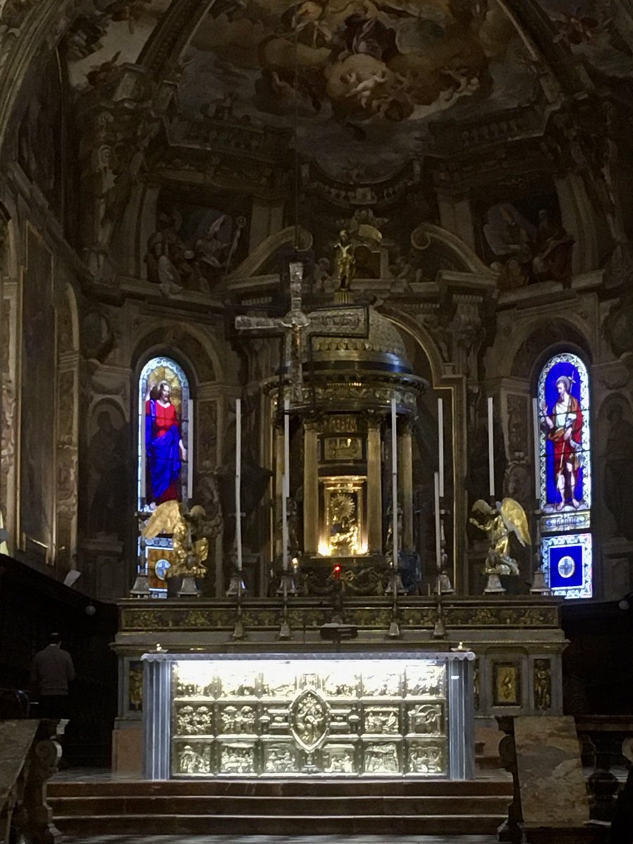 Al tramonto, luce magica accende le grandiose bellezze del Duomo di Monza #duomodimonza #monza #duomo ⁦<a href="/RegLombardia/">Regione Lombardia</a>⁩ ⁦<a href="/ReggiadiMonza/">Reggia di Monza</a>⁩ ⁦<a href="/GiornalediMonza/">Giornale di Monza</a>⁩ ⁦<a href="/monzatoday/">MonzaToday</a>⁩ ⁦<a href="/i_monza/">I Love Monza</a>⁩ ⁦<a href="/ComuneMonza/">Comune di Monza</a>⁩ ⁦<a href="/MonzainDiretta/">Monza in Diretta</a>⁩ ⁦<a href="/darioallevi1/">Dario Allevi</a>⁩