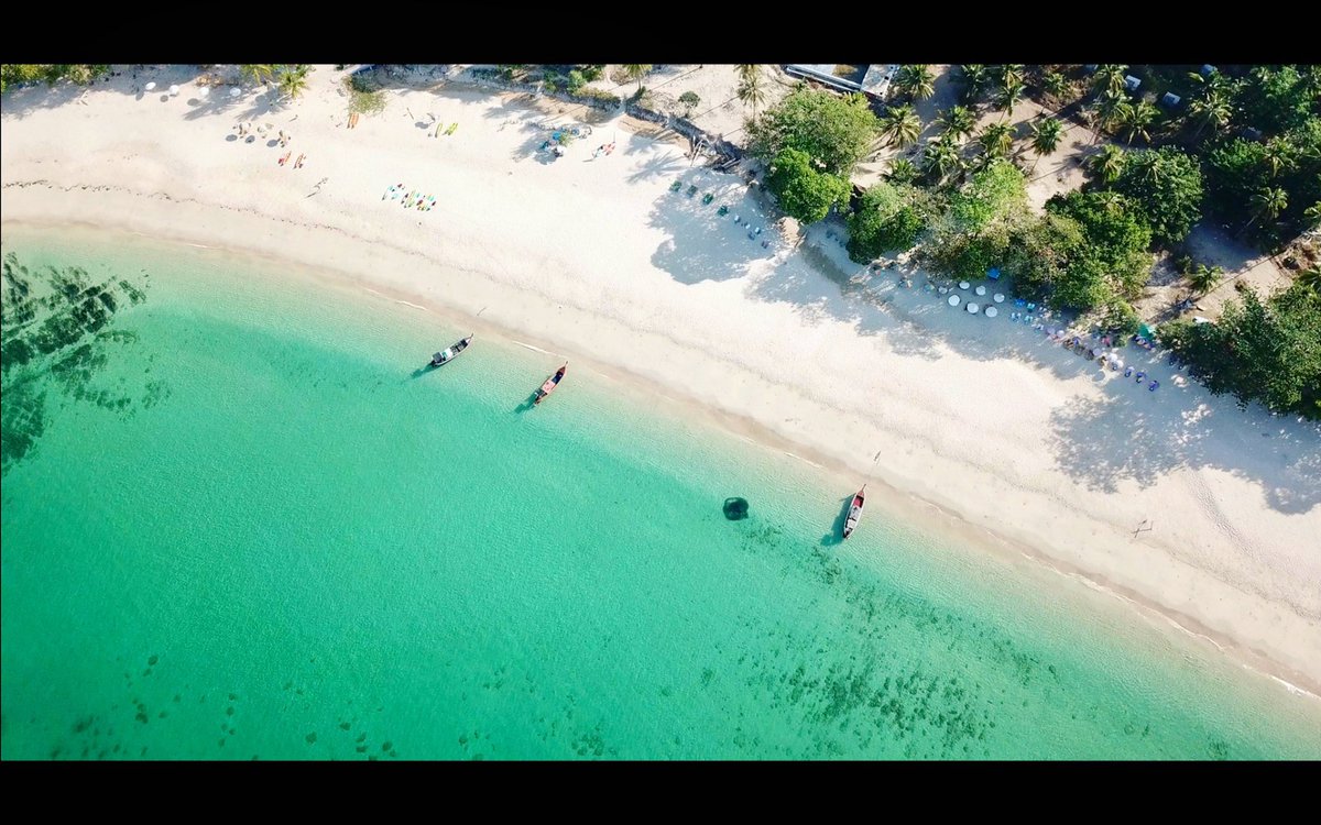 Green Peace. 
#action 🎥🌍✨
.
.
#dronephotography #aerialphotography #cinematic #footage #mavicpro #paradise #beach #thailand #kohmook #island #travelgram #travelblogger #NaturePhotography #tailandia #asia #dronelovers #dronepilot #thebeach #sunrise #perfectplanet #ourplanet