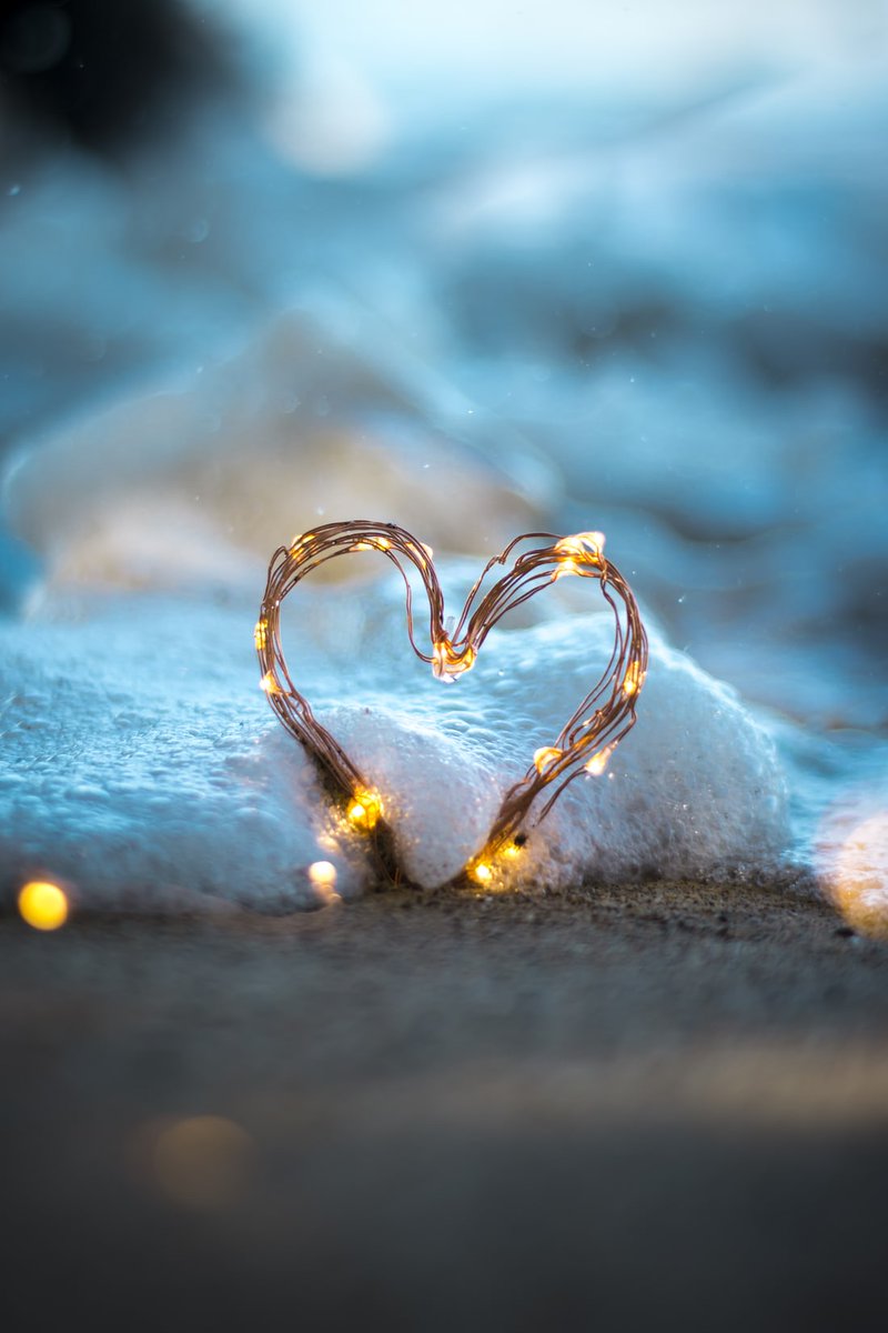 Chikaccessories's tweet photo. We hope you celebrate today by doing all the things you love and your day is filled with family, friends and happy moments that become favorite memories ❤️❤️

Wishing you everything that makes you happiest, today and always. Happy Valentine’s Day! 💙💜🥂 https://t.co/3qpqR8TKJz
