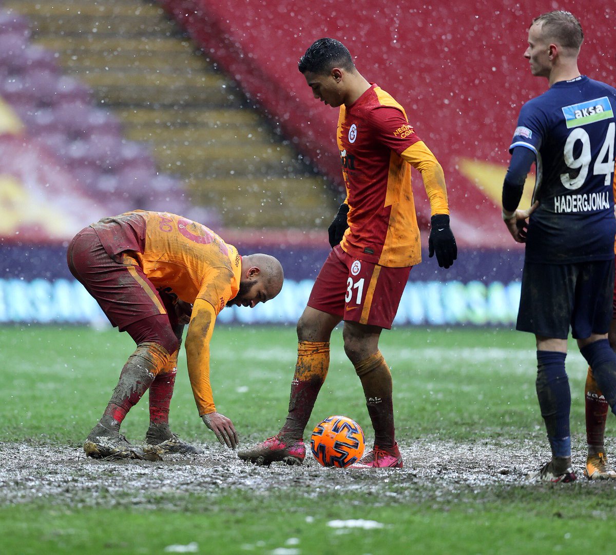 teixeira_marcao's tweet photo. 💪🏿🦁➕3️⃣ @GalatasaraySK https://t.co/hEXlOSwC5o