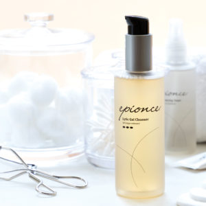 SynergyComplete's tweet image. Epionce's  Lytic Gel Cleanser is a must-have for oily and problem skin types. It dissolves dirt, oil, and makeup, and calms irritated skin without over-drying or leaving the skin feeling tight. To try this product for yourself, contact 913-727-1039.